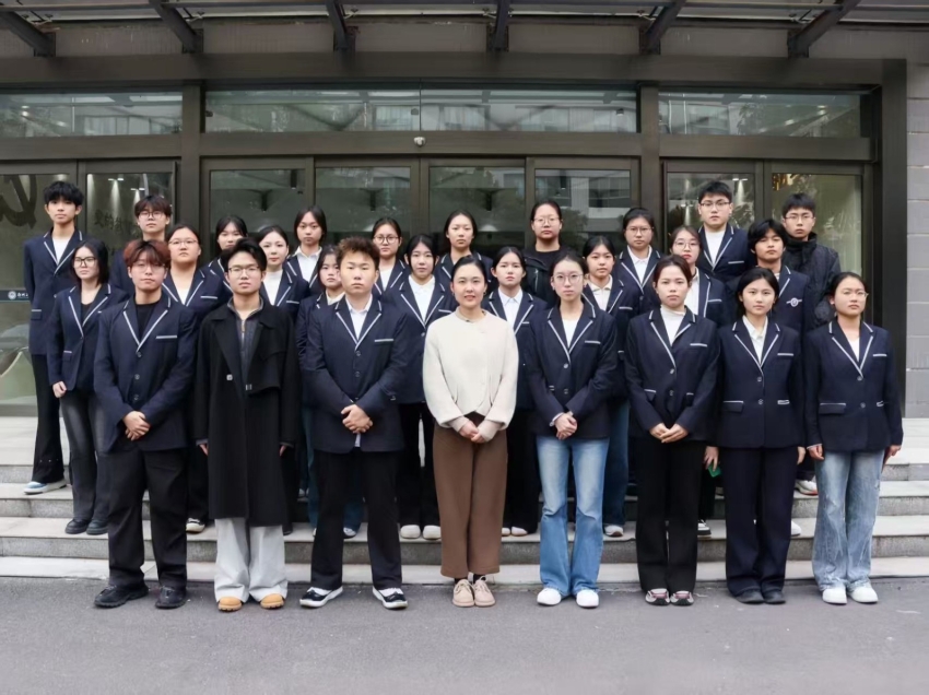 郑州工商学院召开第一届校17吃瓜爆料黑料官网学助团换届大会